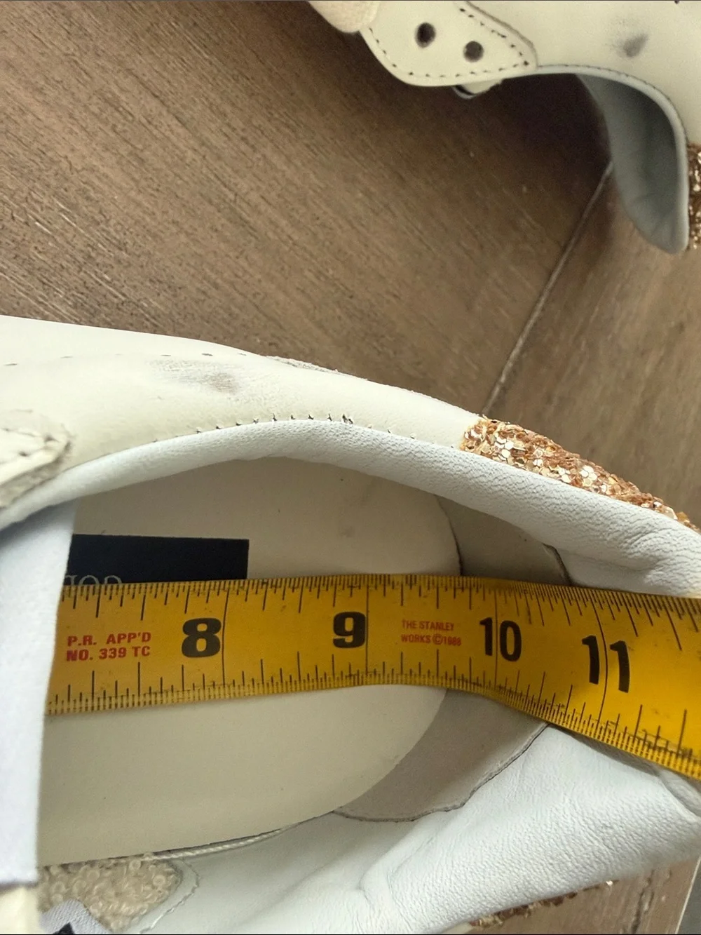Golden Goose Ball Star Sneakers w black star and Gold Heel pls read description